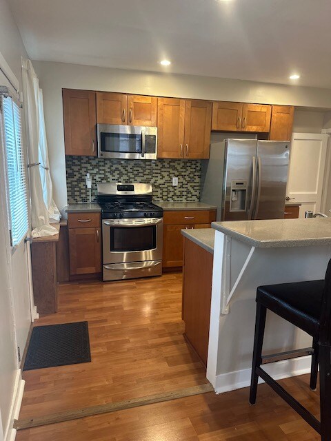 Building Photo - 2807 Harview Ave