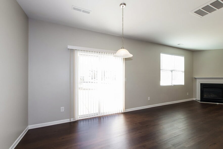 Building Photo - 9231 Yellow Oak Rd