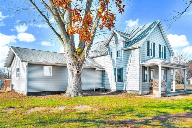 Building Photo - 25998 N Dal Bar Rd