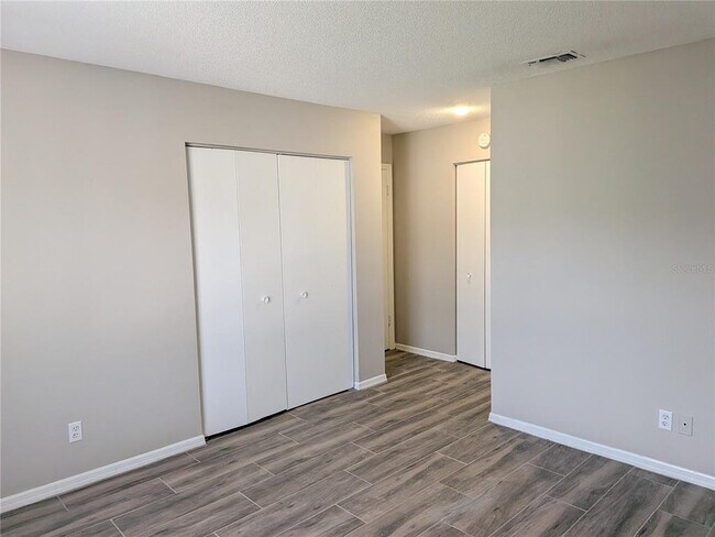 Building Photo - 1020 Howell Ave