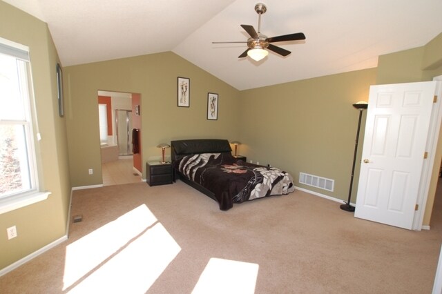 Building Photo - 10245 Carriage Club Dr