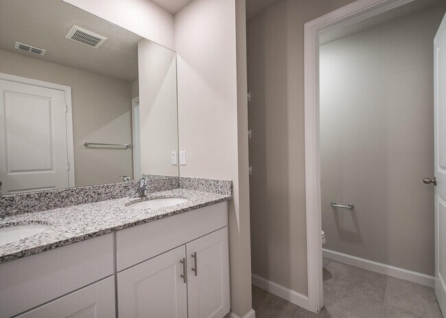 Building Photo - 3944 SE Caladium Ct
