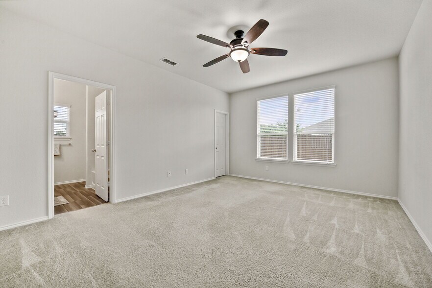 Building Photo - 3104 Montserrat Creek Dr