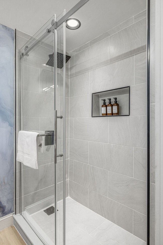 Building Photo - 510 79th Ave