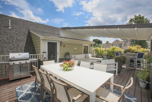 Building Photo - 43 Salcombe St