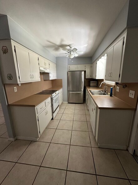 Building Photo - 8920 SW 149th Ter