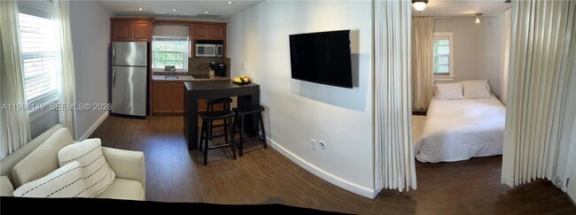 Building Photo - 265 Palm Ave