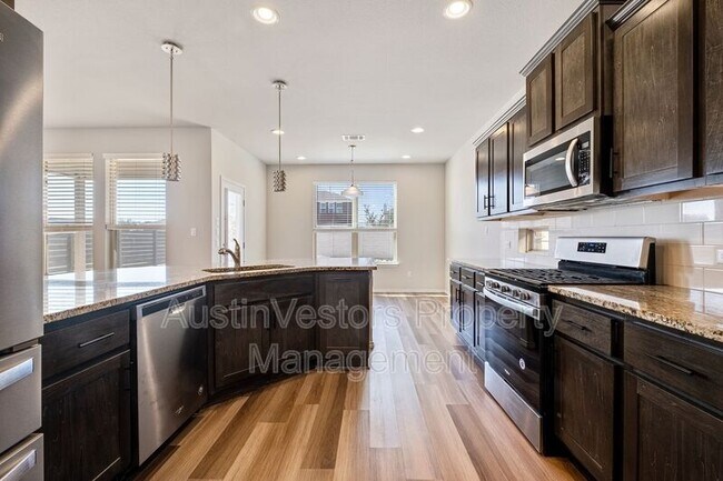 Building Photo - 3651 Sandy Brook Dr