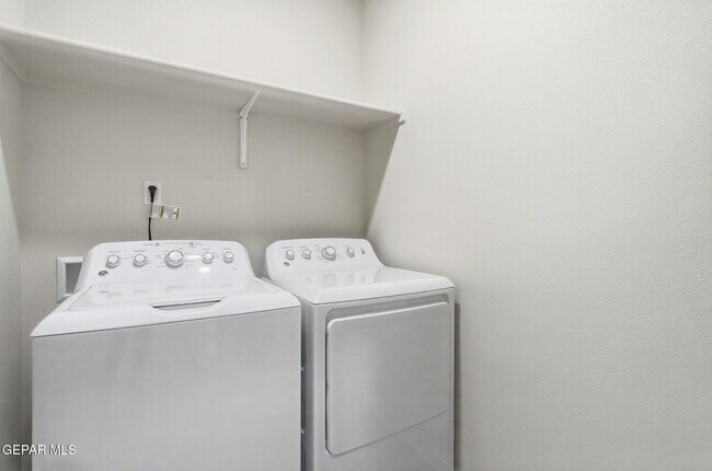 Building Photo - 12253 Desert Dove Ave