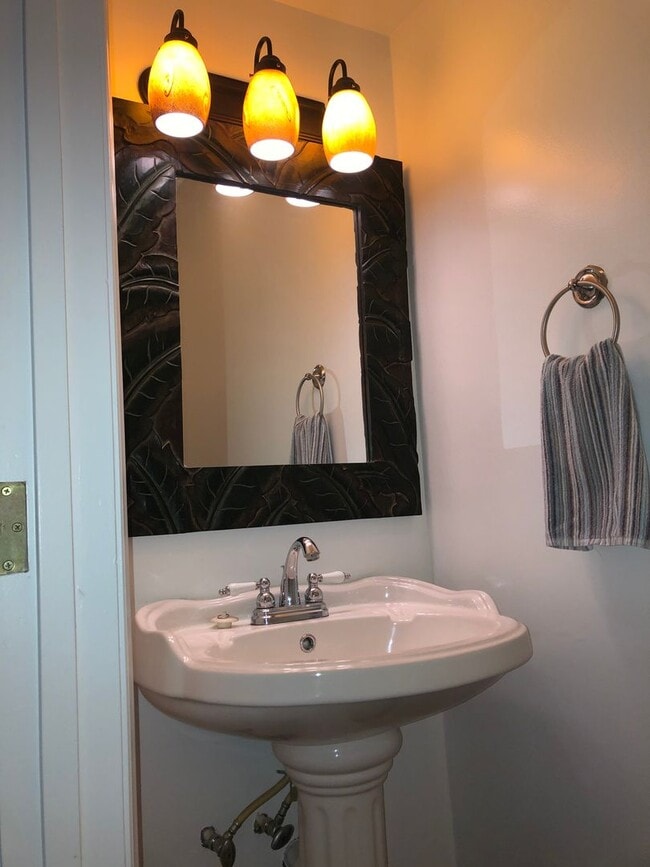 Building Photo - 142 Margo Ln