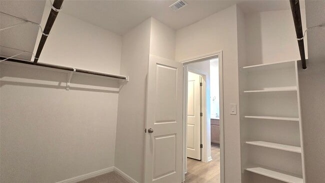 Building Photo - 122 Holmby Dr