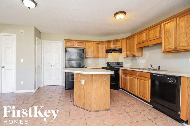 Building Photo - 5153 Grand Pines Dr