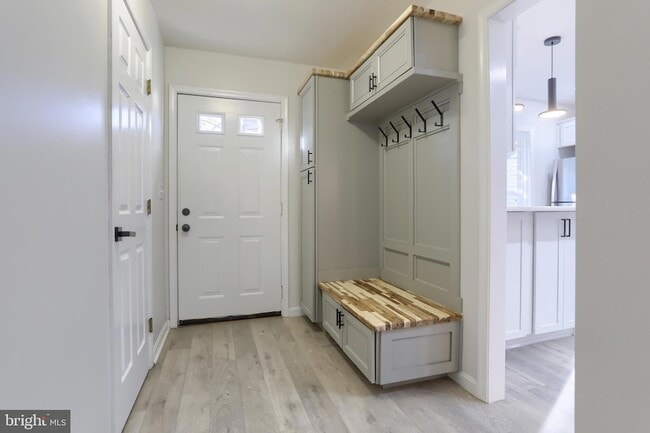 Building Photo - 2065 Raleigh Rd