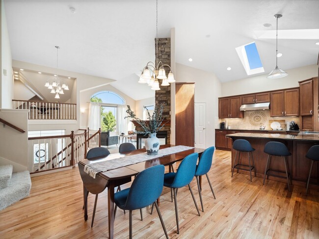 Building Photo - Dream Home At Shelley Lake