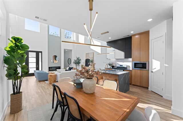 Building Photo - 2315 S Vernon Ave