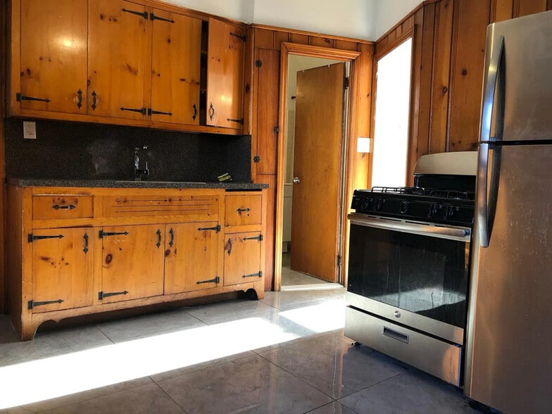 Building Photo - 122 Williams Ave