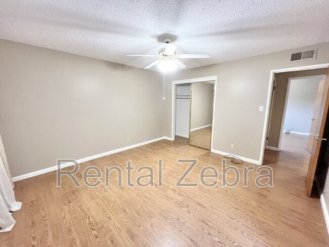 Building Photo - 2661 Hoover Ct