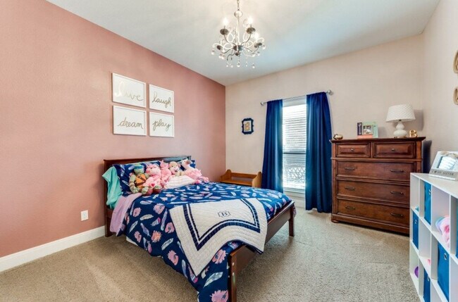 Building Photo - 5505 San Clemente Dr