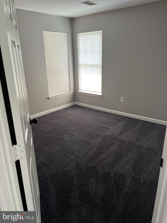 Building Photo - 10400 Twin Knoll Way