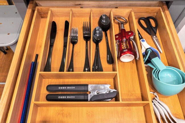 Building Photo - 221 Vine St