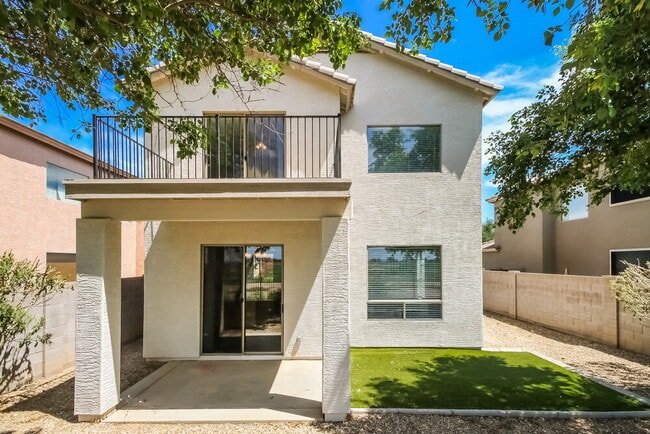 Building Photo - 40204 Calabria St