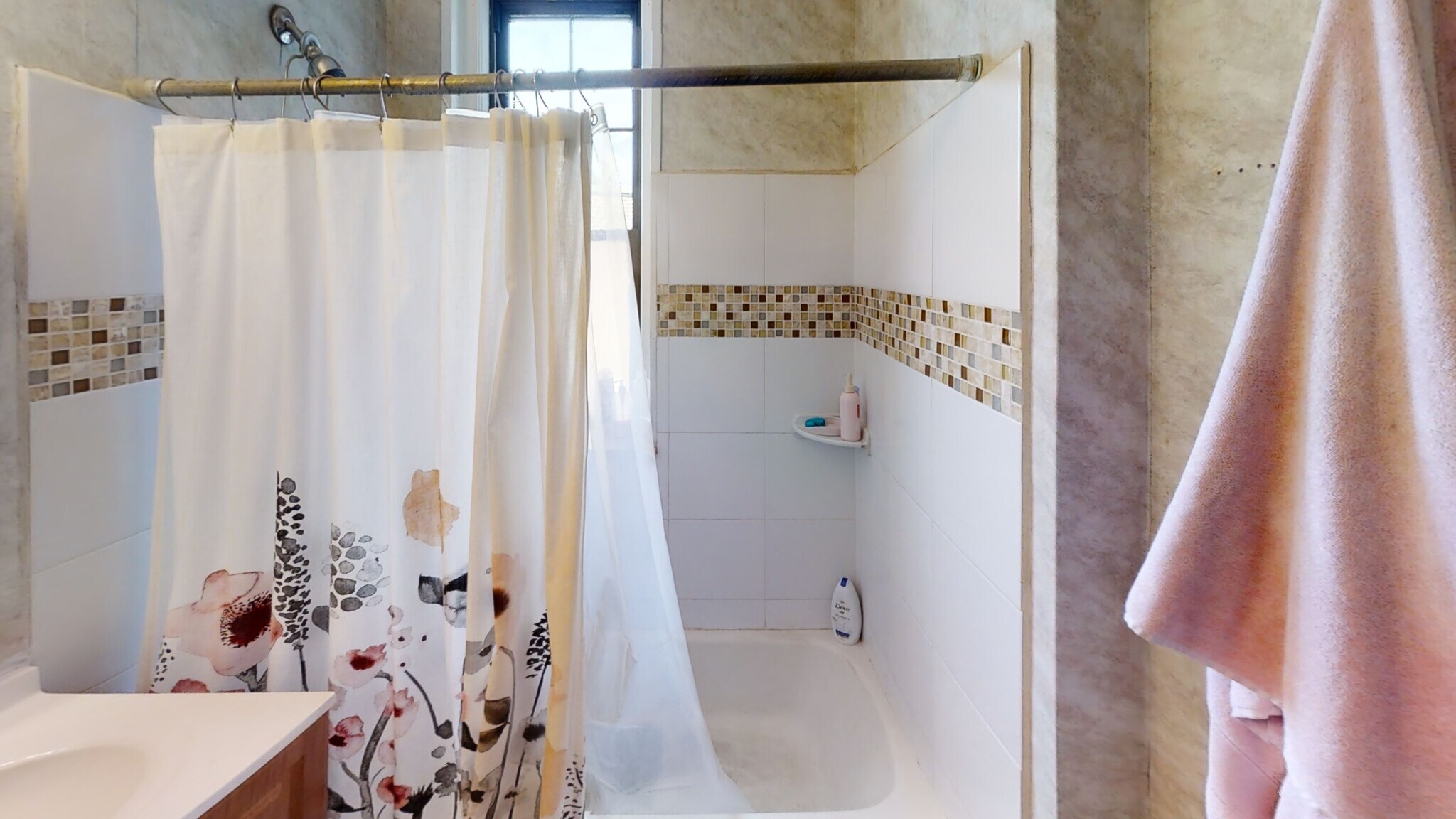 Building Photo - 2 Sutherland Rd