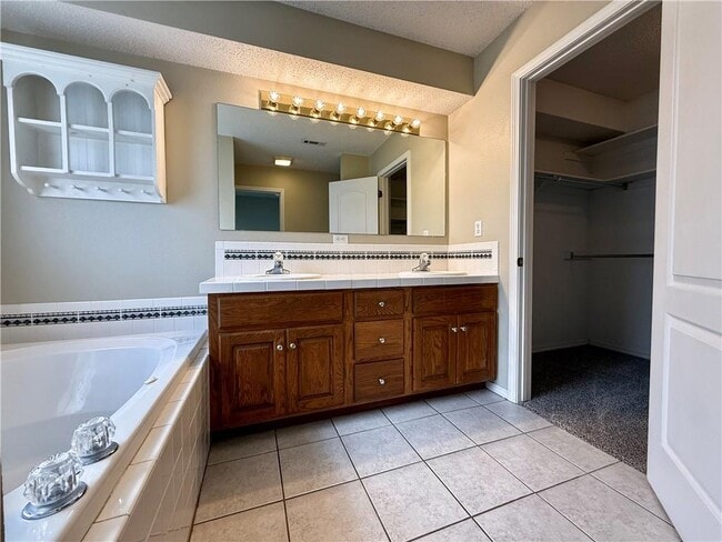 Building Photo - 2978 N Apatite Dr