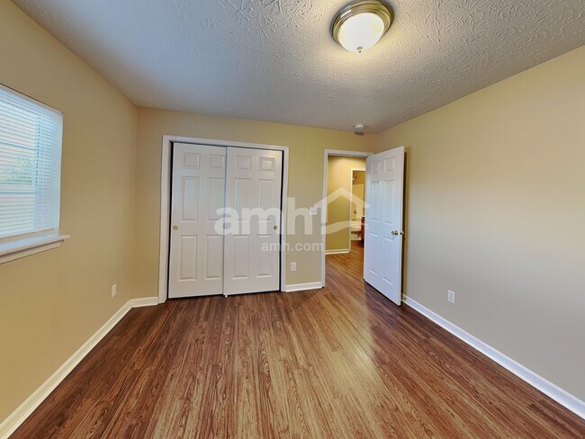 Building Photo - 1777 Woodstock Dr