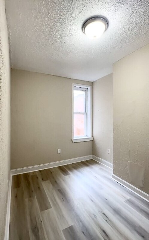 Building Photo - 2958 N Fairhill St