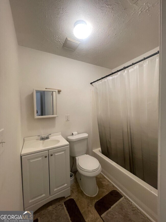 Building Photo - 2294 Bouldercrest Rd