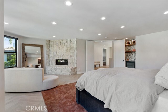 Building Photo - 17437 Oak Creek Ct