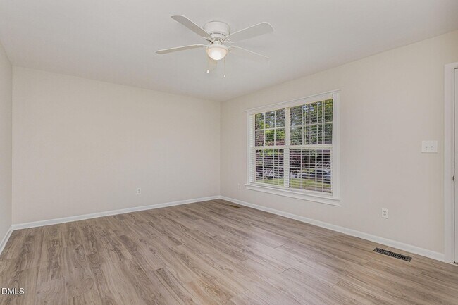 Building Photo - 806 Primrose St