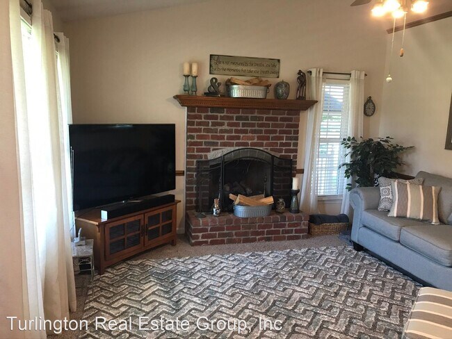 Building Photo - 3 br, 2 bath House - 165 Devin Drive