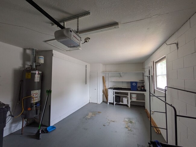 Building Photo - Imperial Estates Rental