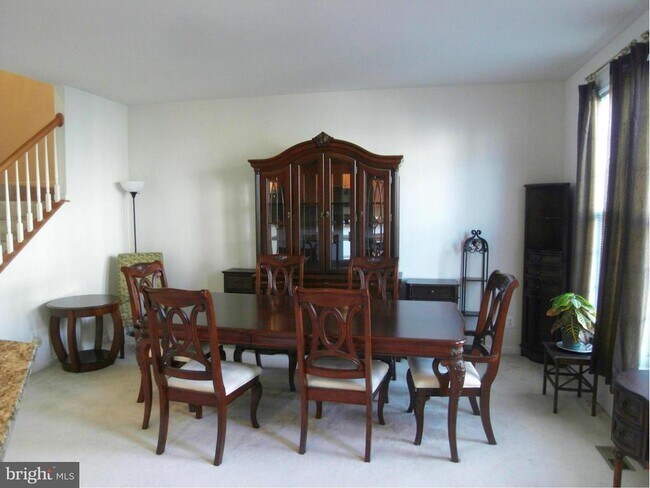 Building Photo - 8250 Red Carnation Ct