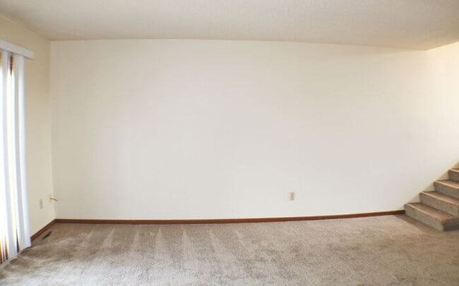 Building Photo - $1,450 | 3 Bedroom, 2.5 Bathroom Town Home...