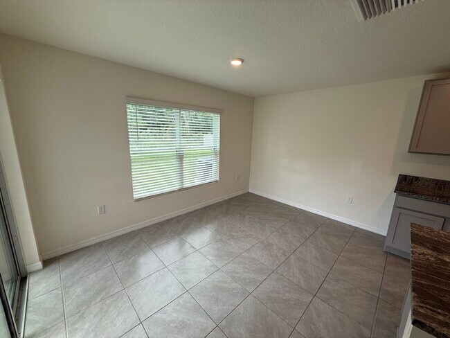 Building Photo - Newly built 3 bedroom home in a quiet Cul-...
