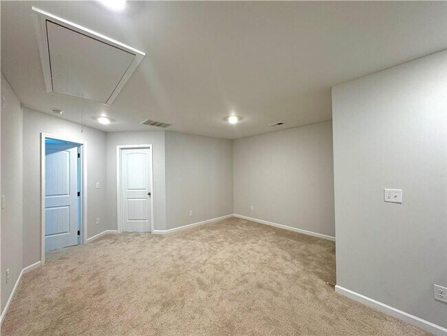 Building Photo - Beautiful Townhome Located at The Borough at Wyndham South!