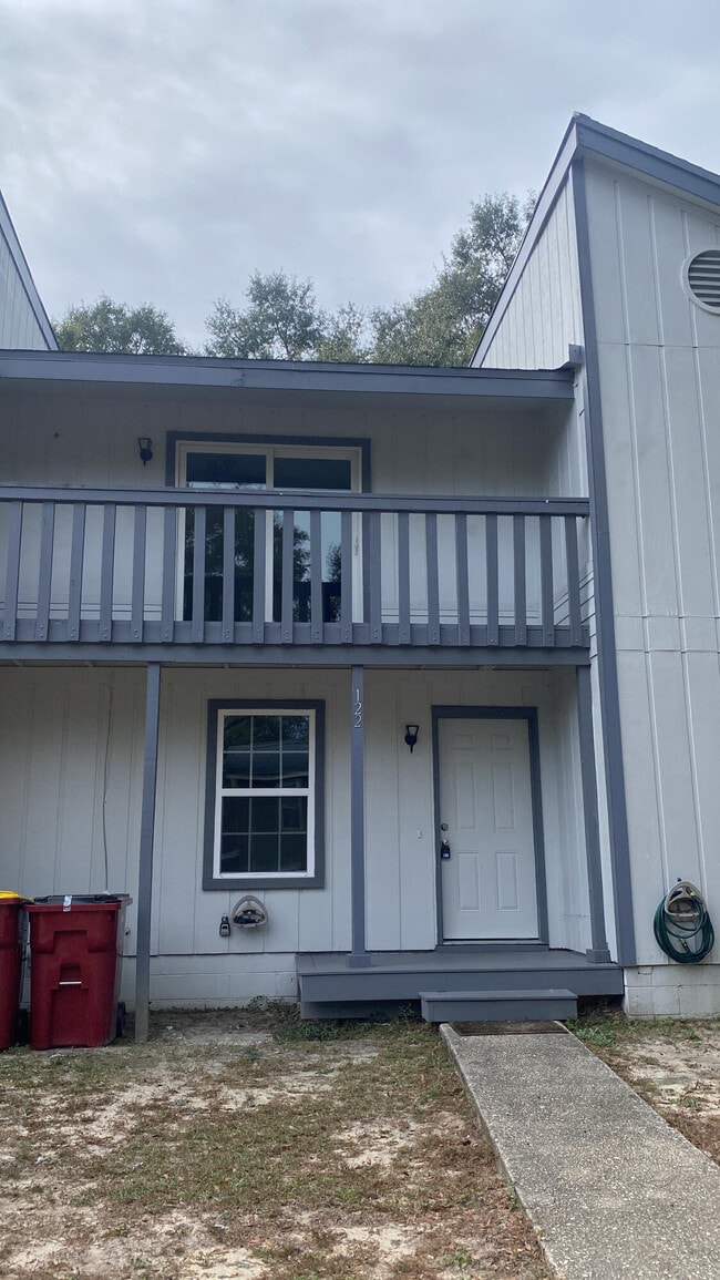 Primary Photo - 122 Hampton Dr