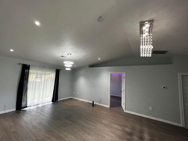 Building Photo - 4877 30th St SW