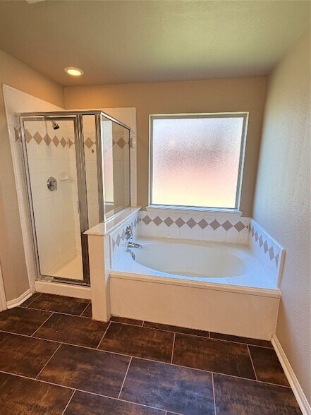 Building Photo - 906 Taylor Ridge Dr