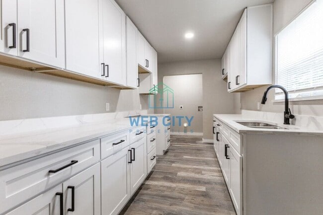 Building Photo - 2638 Burger Ave