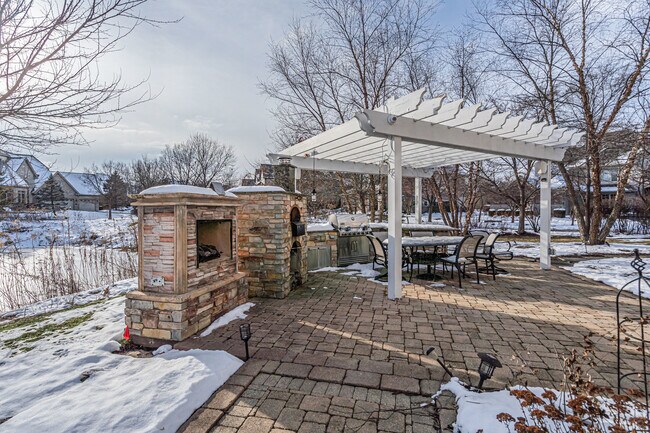 Building Photo - 7242 Greywall Ct