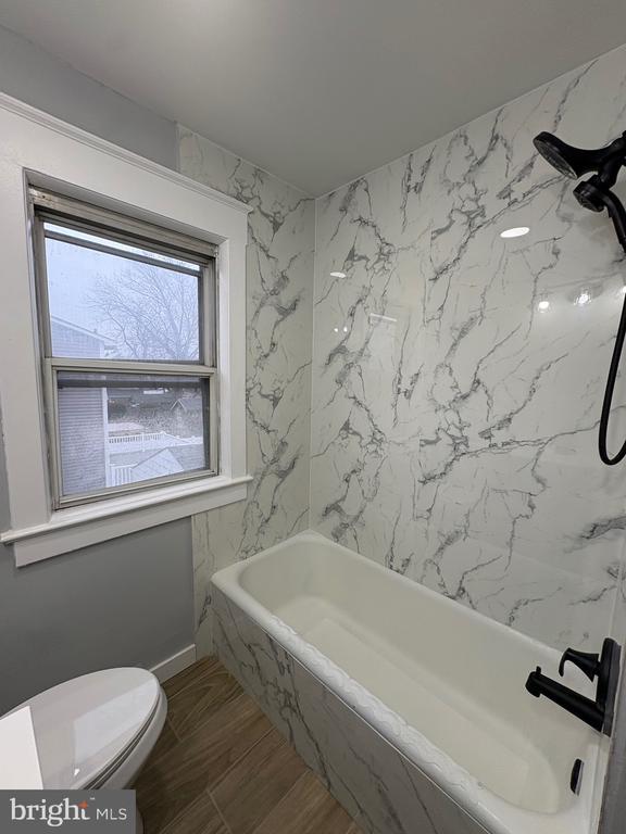 Building Photo - 1224 Newton Ave