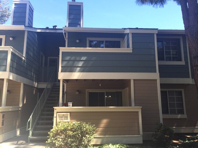 Primary Photo - Remodeled 1 Bed 1 Bath Condo. Stainless St...