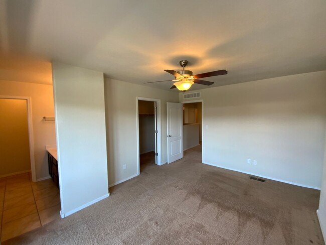 Building Photo - 4 Bedroom Home Available in Juan Tabo Hills!