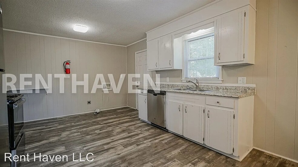 Building Photo - 113 Eleta Dr