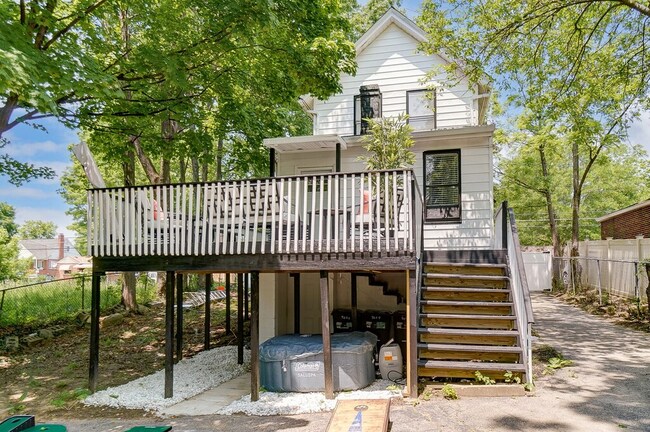 Building Photo - 3825 Zinsle Ave