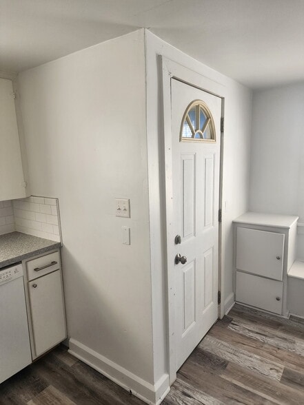 Building Photo - 222 N 5th St