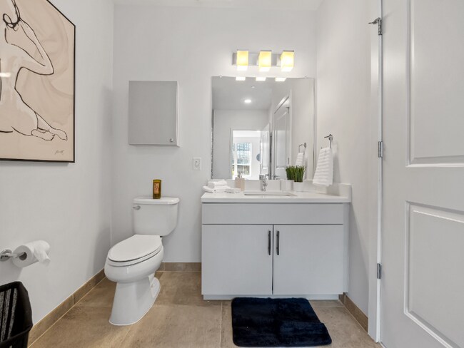 Building Photo - 675 Monmouth St